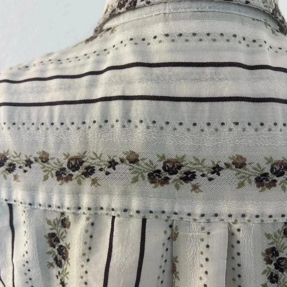 White Stag Button Up Floral Brown Detailed Top Size Large - Picture 5 of 10
